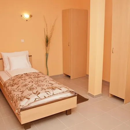 Esprit Hotel 3*
