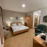Esprit Hotel 3*
