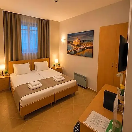 Esprit Residences Hotell 3*